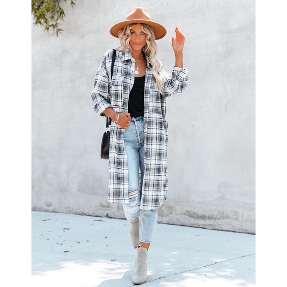 Vici Tanja Pocketed Shacket - Picture 2 of 6